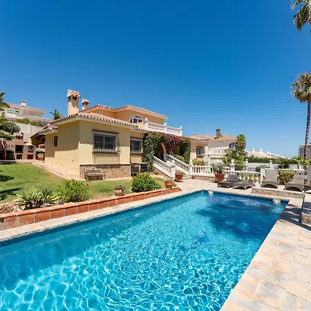 Rustic Spanish Saltwater Pool 别墅 *