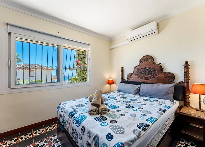 Villa Rustic Spanish Saltwater Pool